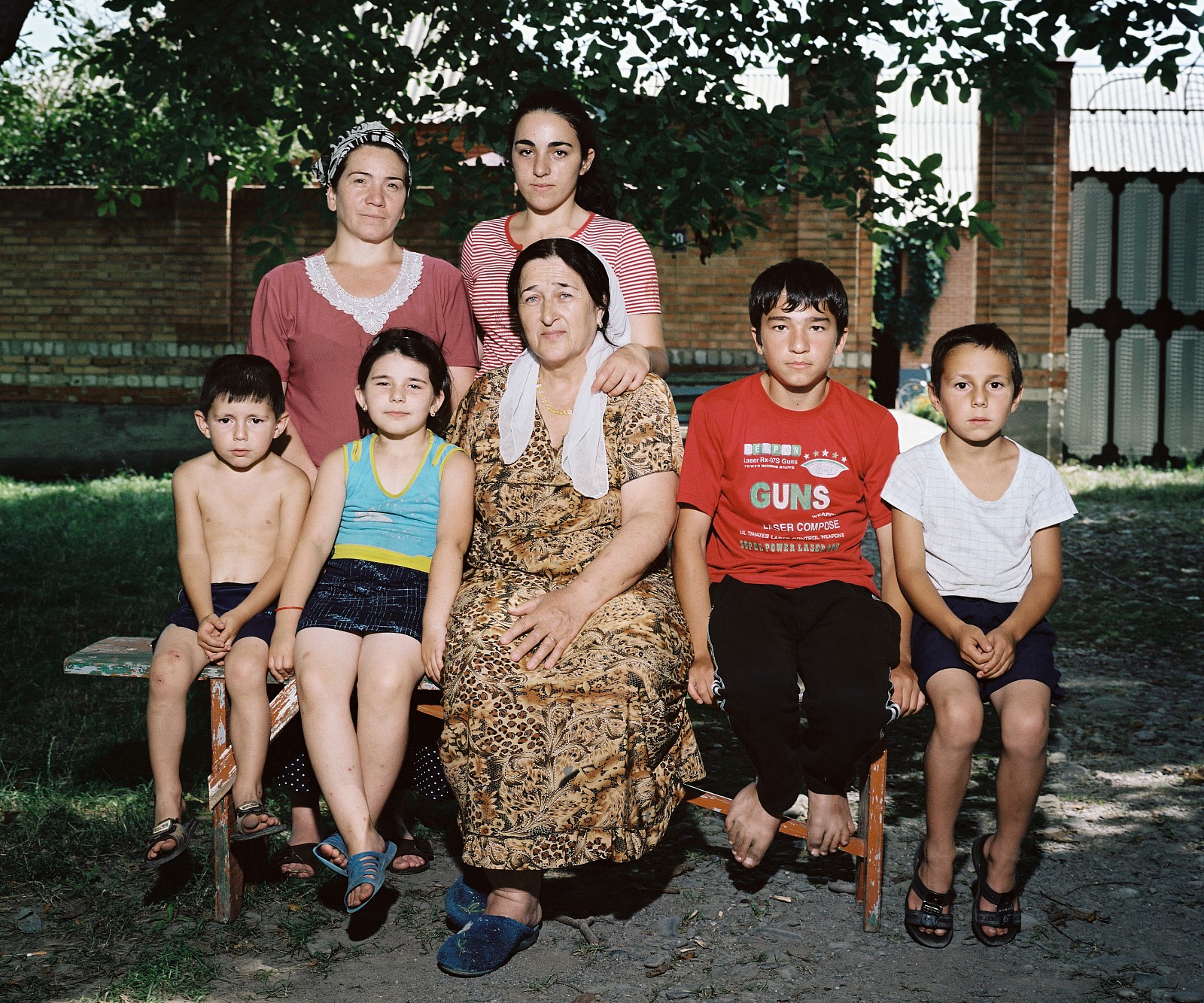 Родители Хавы Гайсановой (в центре) из Чермени были депортированы в Астану, Казахстан, в 1944. Там родилась Хава в 1955. Ее родители остались там. Хава «вернулась» в Чермень, когда ей исполнилось 18 лет.